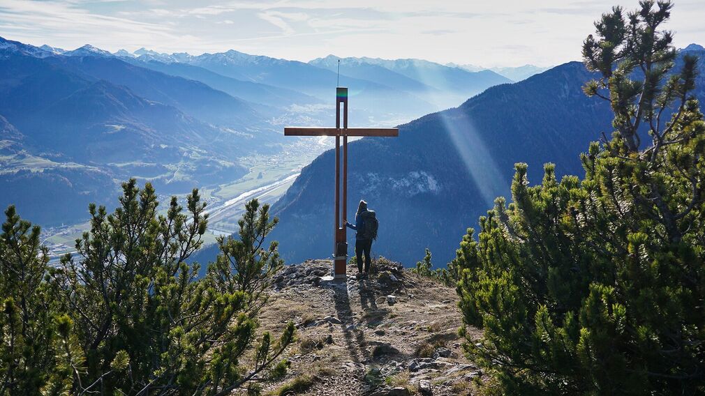 Wandern im Rofangebirge - im Hintergrund das Ebner Joch