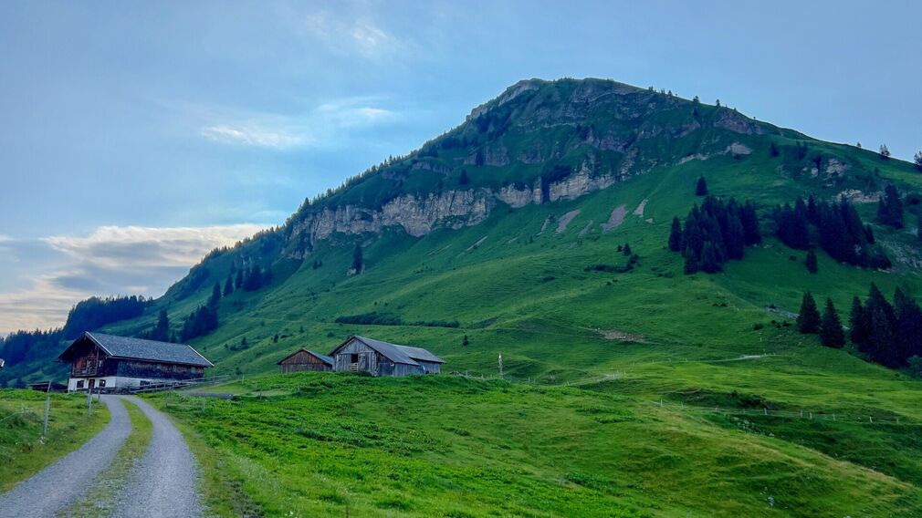 Aussicht vom Juifen auf die beeindruckende Bergwelt des Karwendel