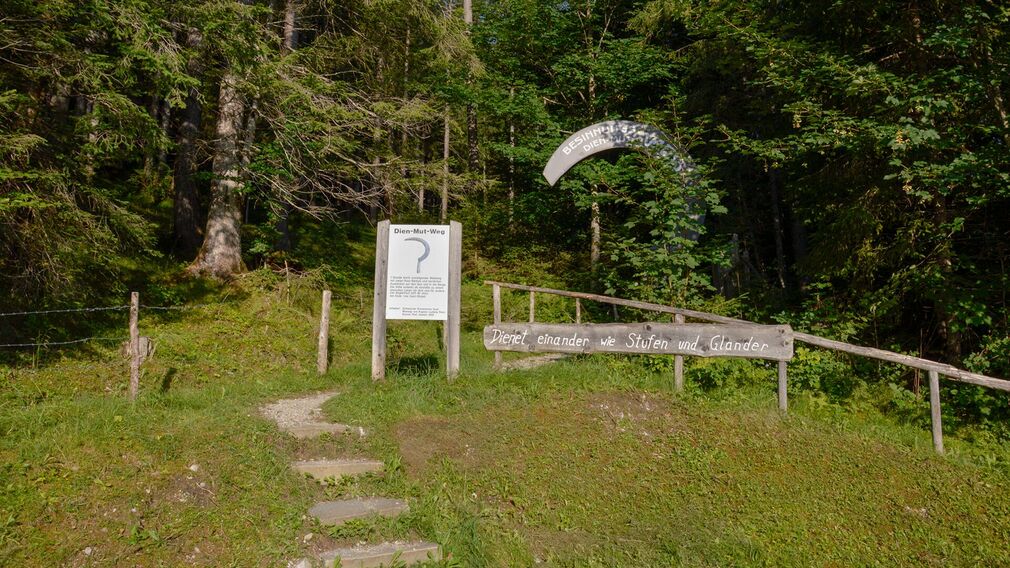 start of the path of reflection - above the parking lot