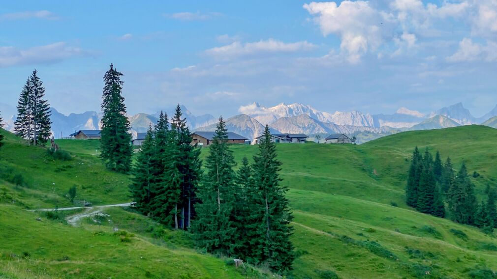 Aussicht vom Juifen auf die beeindruckende Bergwelt des Karwendel