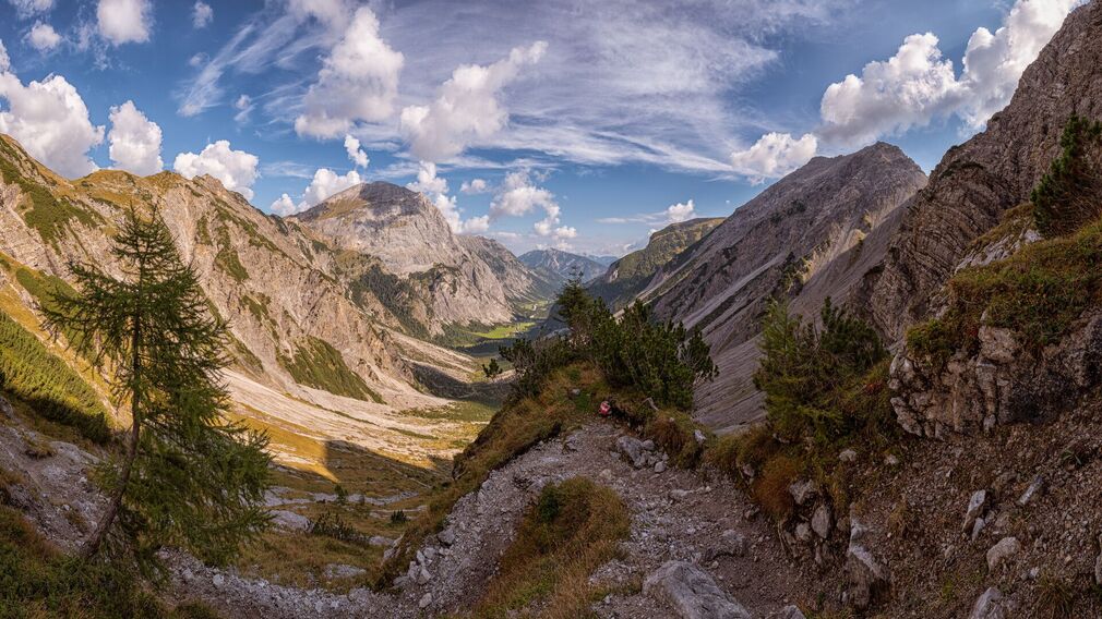 Lamsenjochhütte – a hut of the German Alpine Club (DAV), located at 1,953 metres.