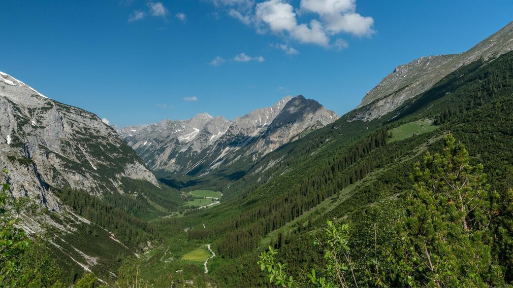 Karwendelhaus im Sommer