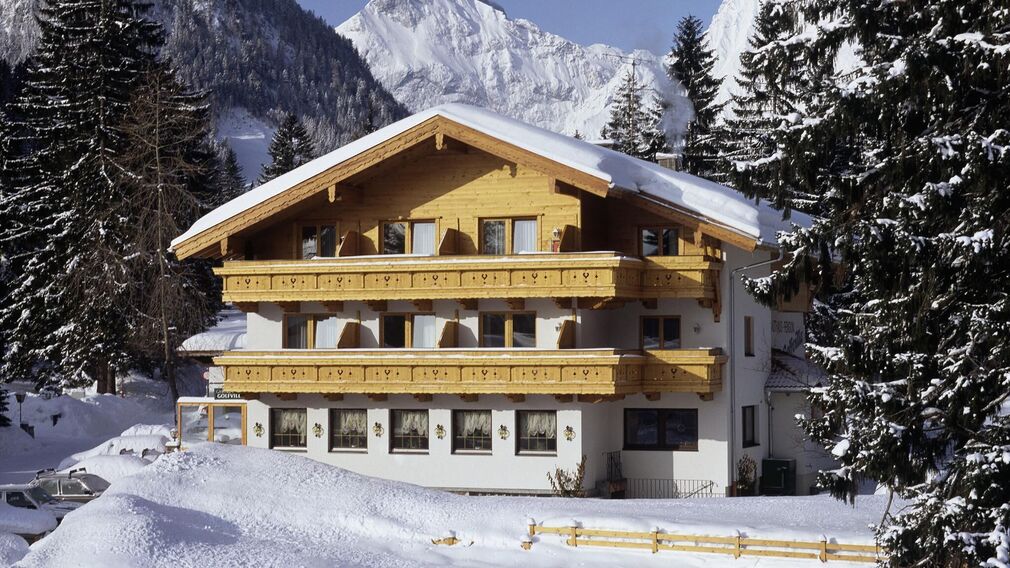 Gasthaus Golfvilla - Außenansicht Sommer