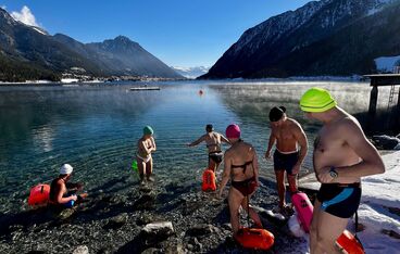 Ice swimming workshop at Lake Achensee