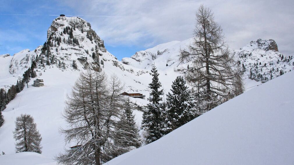 Winter sports enthusiasts can find important information about avalanches on the Rofan avalanche educational trail Rofan.