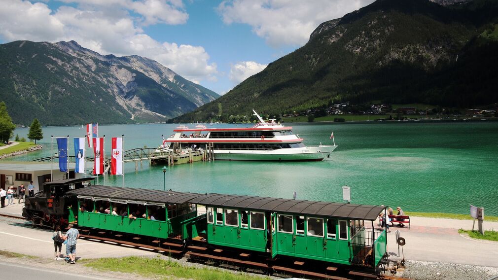 Ortszentrum von Maurach mit Seeblick