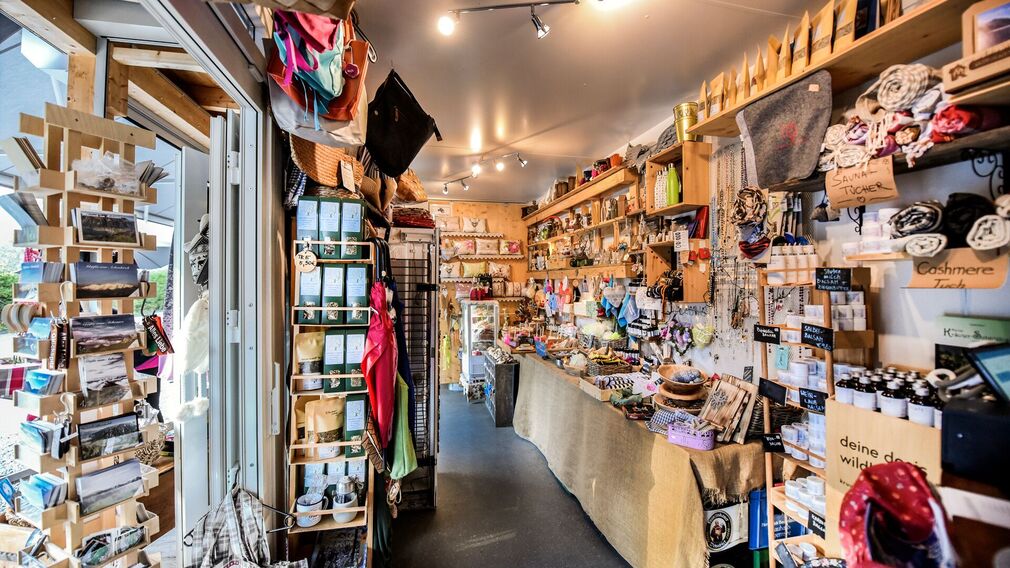 Kuchen und Kaffee gibt es immer.