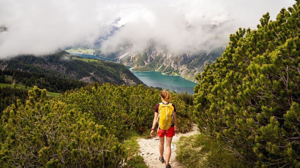 trailrunner in direction to the Vorderunnutz