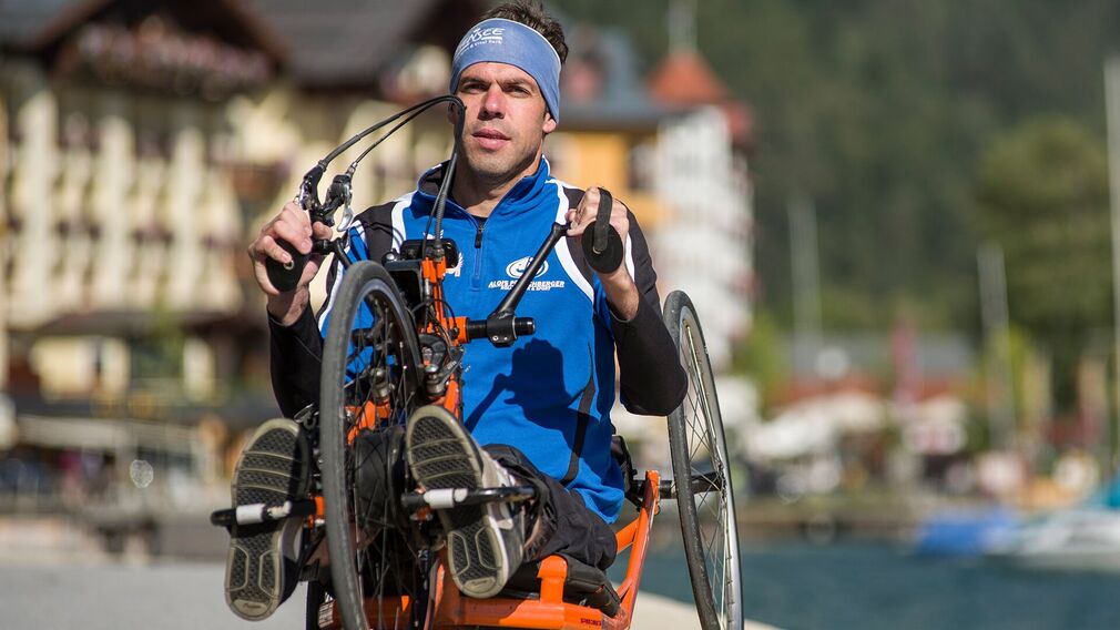Das Falzthurntal wirkt aufgrund der bunten Blumenwiesen und der markanten Bergwelt sanft und schroff zugleich.