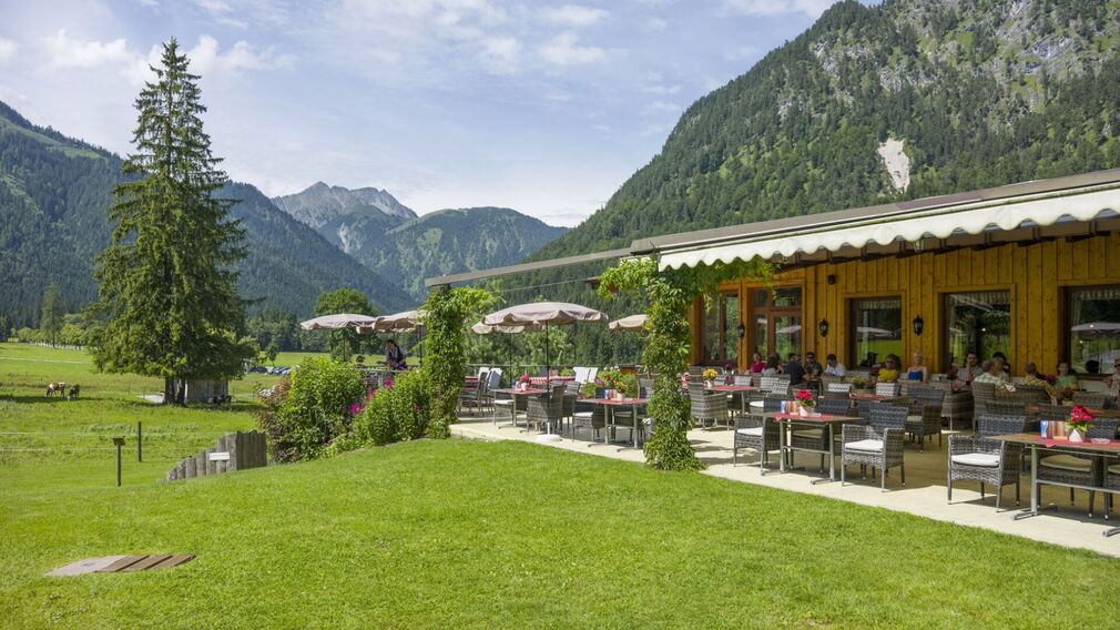 Langlaufstüberl terrace with a view of the Karwendel