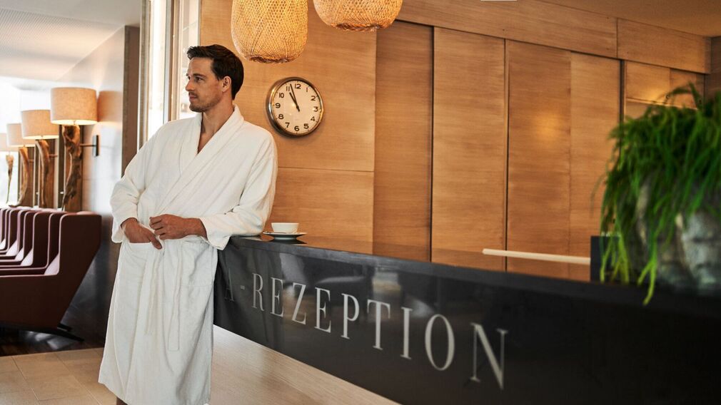 hotel Fürstenhaus - view from the balcony to the Achensee in the morning