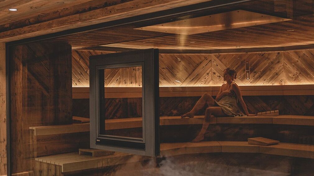 outdoor pool in the Garden Spa of the Hotel Wagnerhof