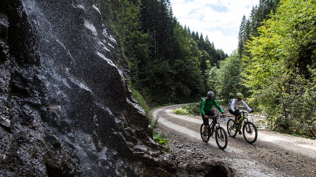 im Hintergrund die Blaubergalm