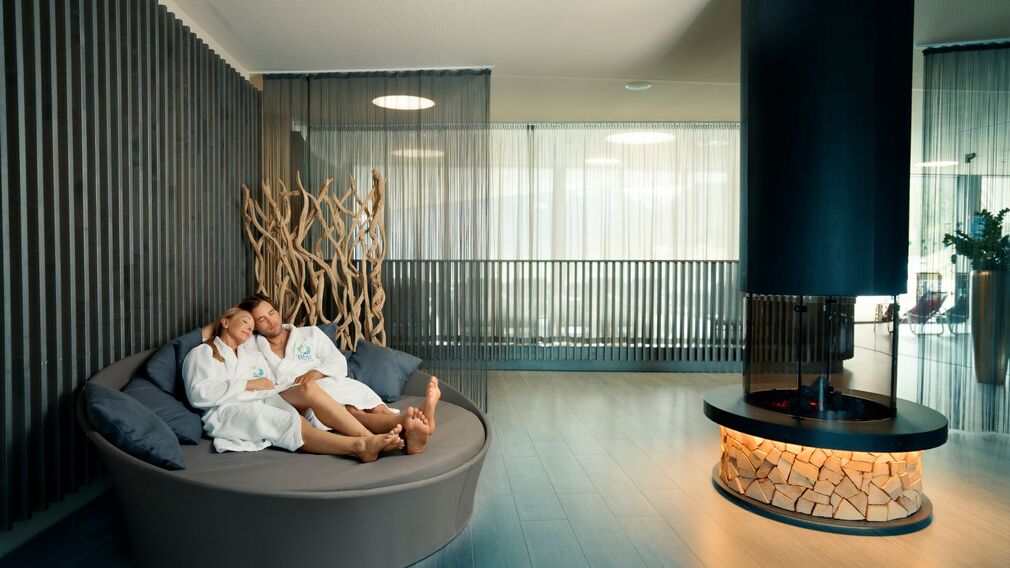 Relax in the Finnish sauna, 85° C to 90° C