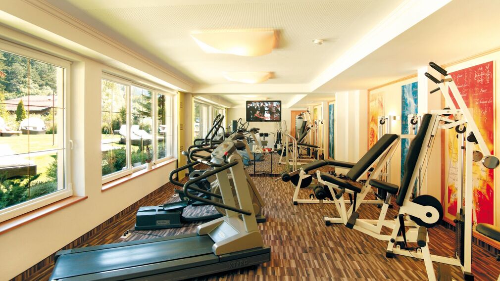 The Verwöhnhotel Kristall in Pertisau offers a wide range of massages and wellness treatments.