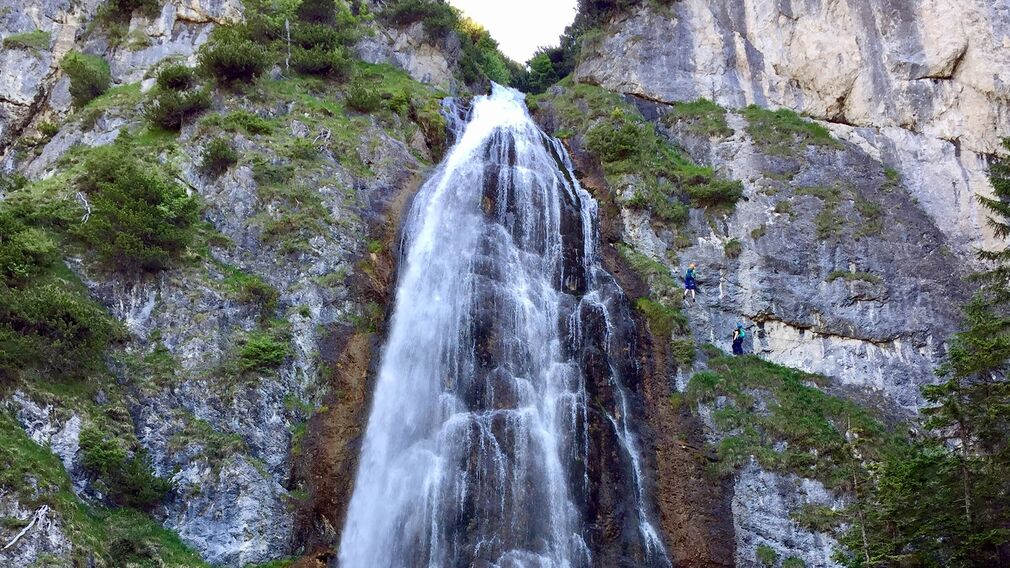 Dalfazer Wasserfall - seitlich verläuft ein Klettersteig