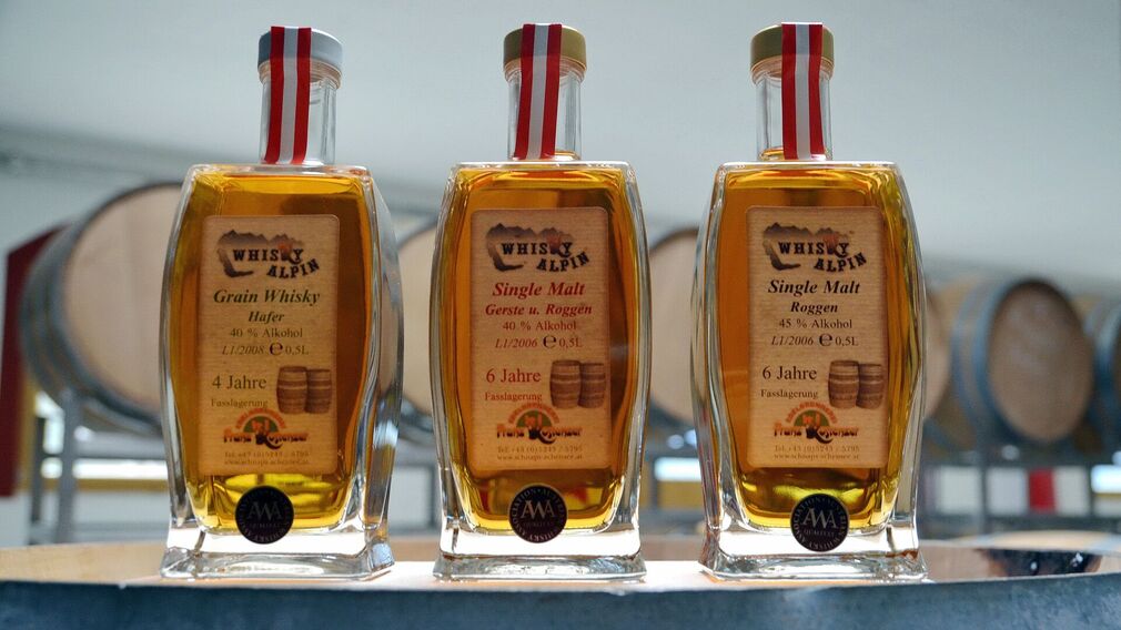 Eine besondere Kreation der Edelbrennerei Kostenzer ist der Whisky Alpin.