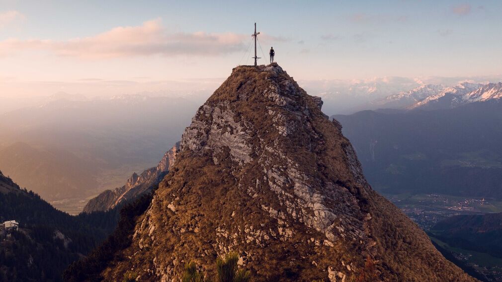 am Gipfel des  2.067 Meter hohen Rotspitz
