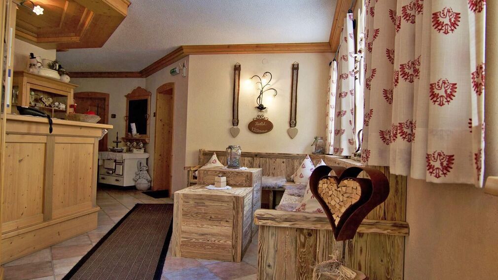 Hotel Central - Außenansicht im Sommer