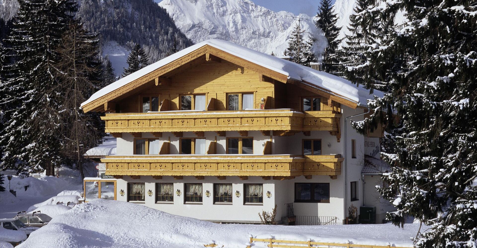 Gasthaus Golfvilla - Außenansicht Winter