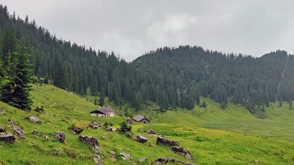 view to the two summits of the Guffert