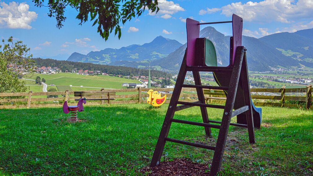 Spielplatz Mandlbödele - ein Platz mit Aussicht