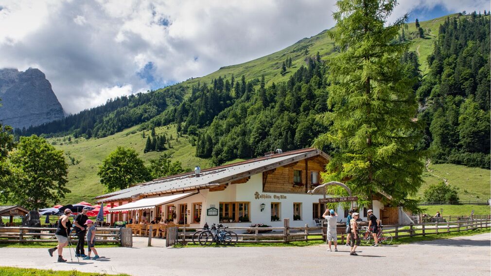 gemütliche Einkehr in der Rasthütte Eng Alm