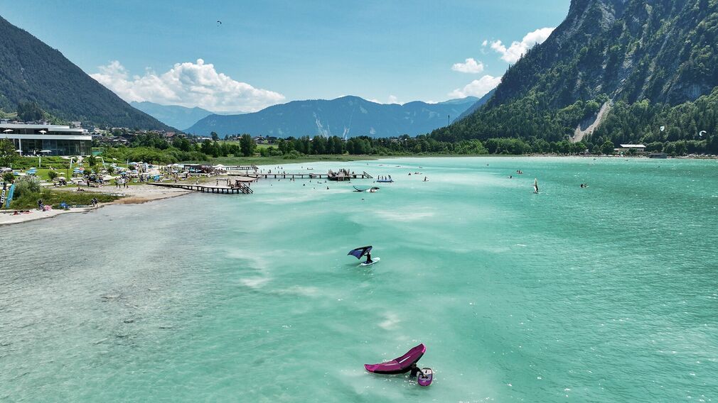 SEE-Bad – Atoll Achensee – Wingfoilers by the lakeshore