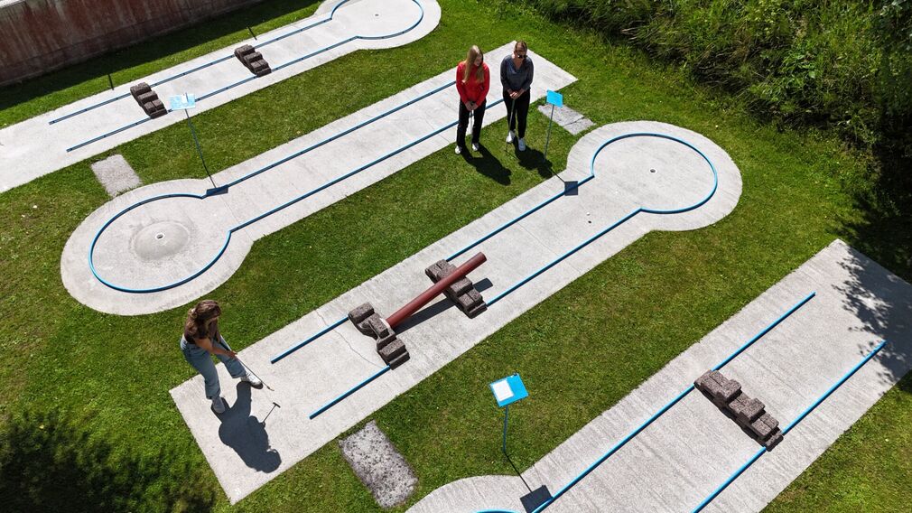 Minigolf in Maurach - individuell gestaltete Bahnen
