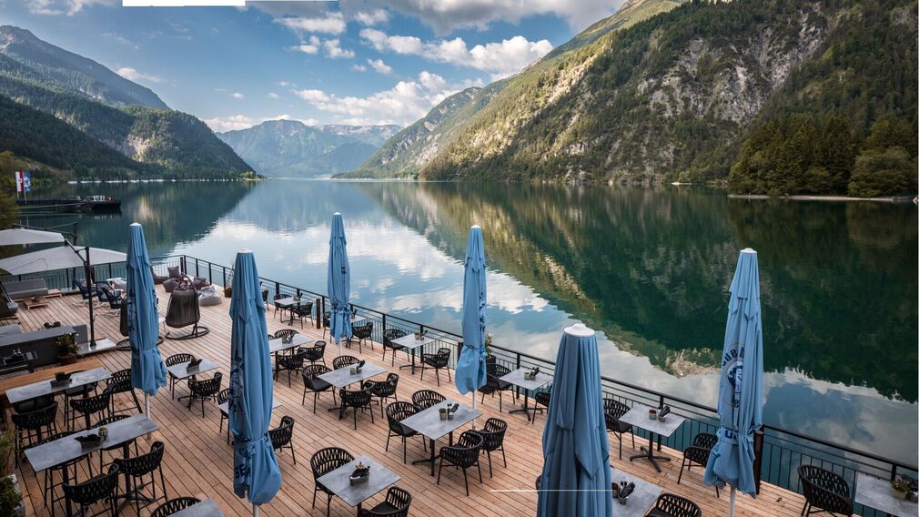 Scholastika SeeRestaurant mit großer Terrasse