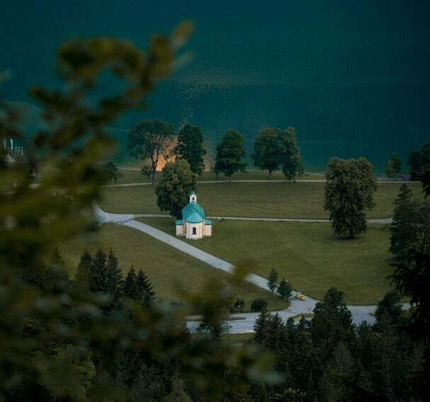 Blick auf Achenseehof Kapelle vom Forstweg Richtung Kotalm