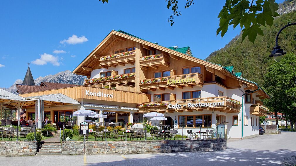 Aperitif auf der Terrasse vom Christina