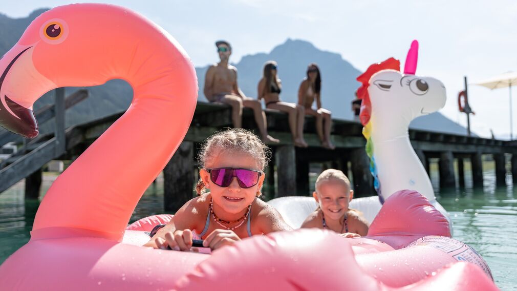Badespaß mit der Familie im SEE-Bad im Atoll Achensee