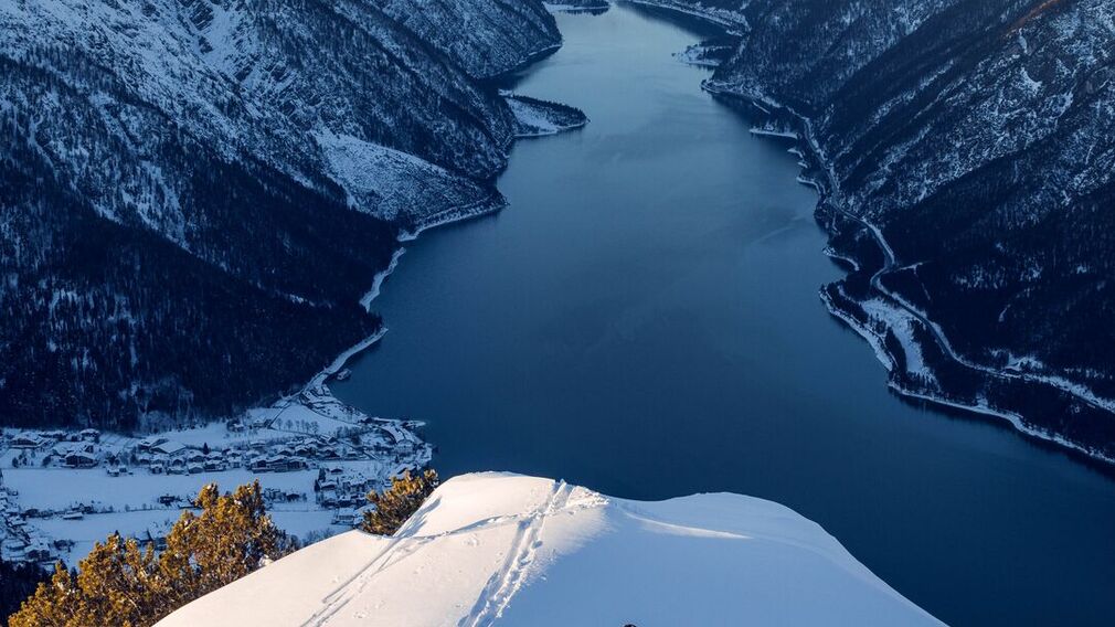 die Skitour zum Bärenkopf bietet atemberaubende Ausblicke zum Achensee und die Bergwelt rundherum