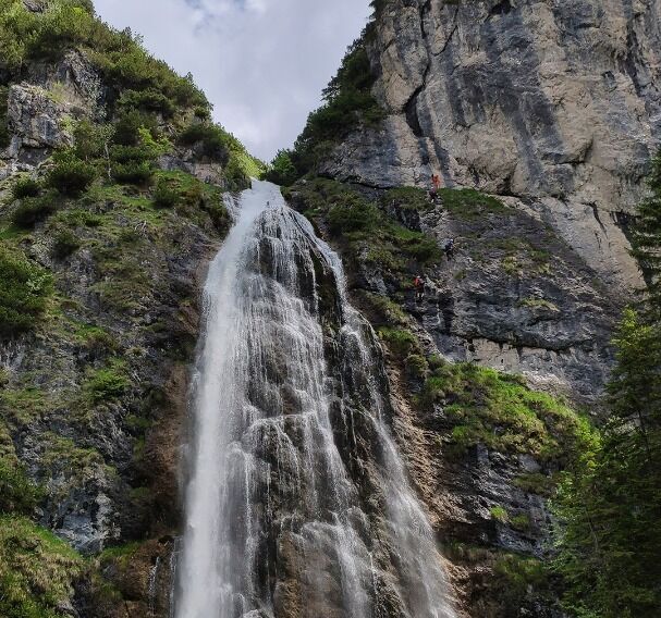 Dalfazer Wasserfall - seitlich verläuft ein Klettersteig