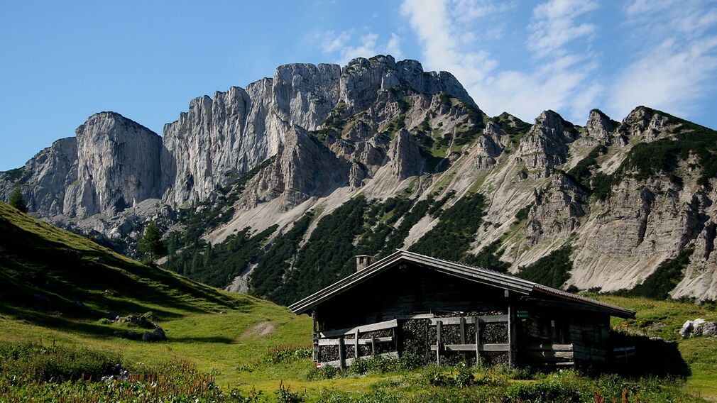 Blick auf Achenseehof Kapelle vom Forstweg Richtung Kotalm